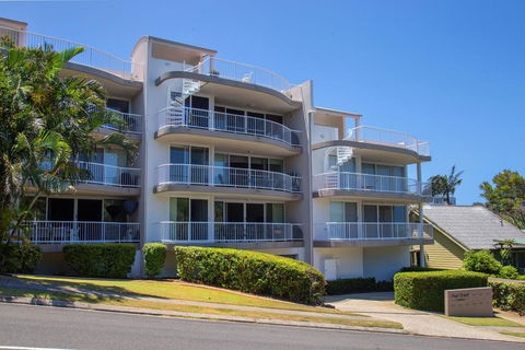 Unit 2 Point Break Apartments, 1-3 Point Arkwright, Linen Incl - Airlie Beach Holiday 1
