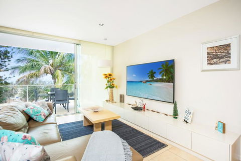 Unit 207 Plantation - Rainbow Beach, Ocean Facing - Plantation Resort Unit, Incredible Views, Top Floor - Airlie Beach Holiday 3