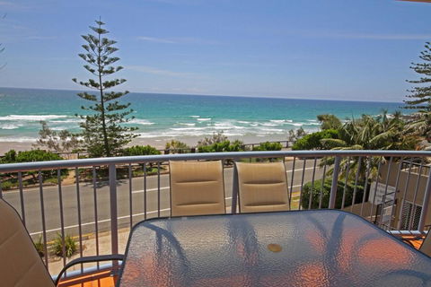 Unit 3, The Rocks, 1746 David Low Way Coolum Beach - 500 BOND - Airlie Beach Holiday 1