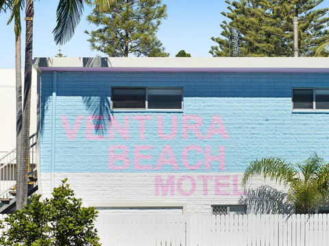 Ventura Beach Motel - 1 Bedroom Unit 8 - Airlie Beach Holiday 2