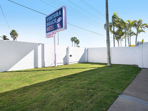 Ventura Beach Motel - 1 Bedroom Unit 9 - Airlie Beach Holiday 1