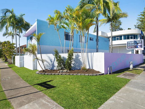Ventura Beach Motel 2 Bed Poolside - Unit 1 - Airlie Beach Holiday 3