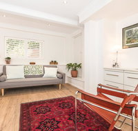 Vibrant Oversized Studio in Leafy Balgowlah - Airlie Beach Holiday