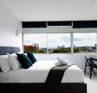 Views To Die For// Studio Rushcutters Bay // Free Parking - Airlie Beach Holiday