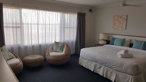 Villa Riviera On River Front - Airlie Beach Holiday 2