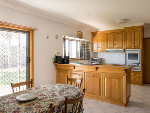 Vineyard Retreat Mildura - Airlie Beach Holiday 3