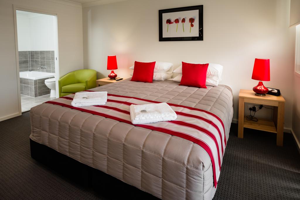 Fletcher NSW Airlie Beach Holiday