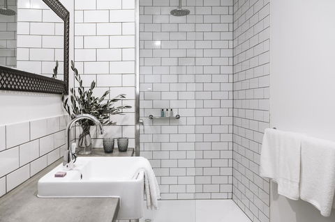 Daylesford Art Motel - Airlie Beach Holiday 2