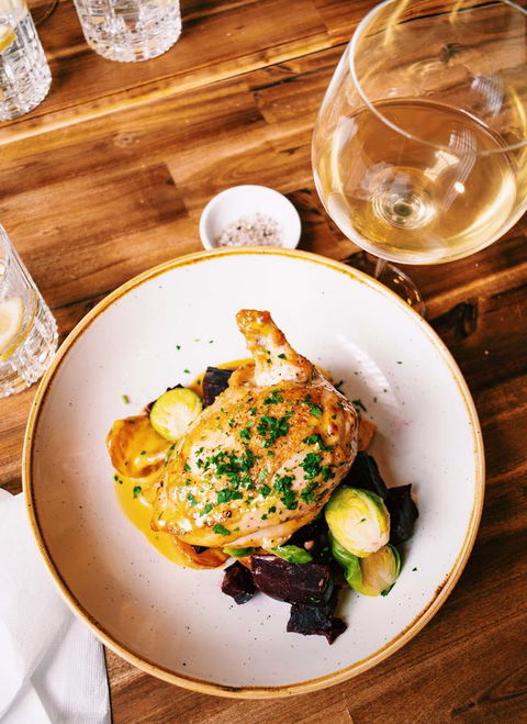 Daylesford Art Motel - Airlie Beach Holiday 19