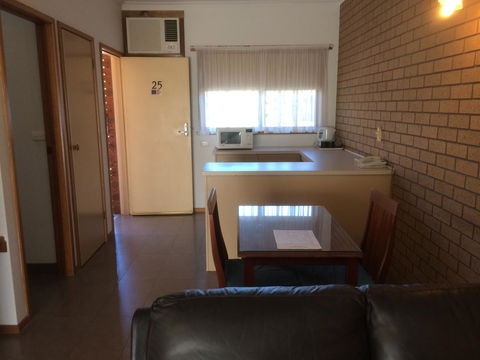 Ambassador Motor Inn - Airlie Beach Holiday 16