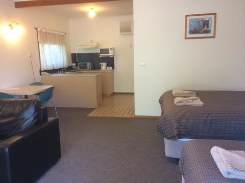 Ambassador Motor Inn - Airlie Beach Holiday 7