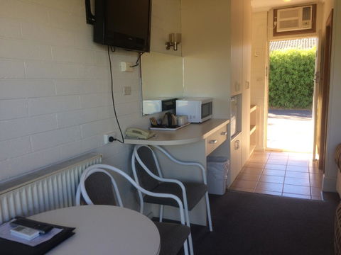Ambassador Motor Inn - Airlie Beach Holiday 11