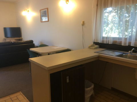 Ambassador Motor Inn - Airlie Beach Holiday 6