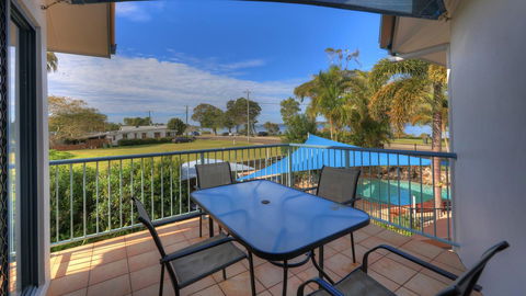 Dolphin Waters - Airlie Beach Holiday 8