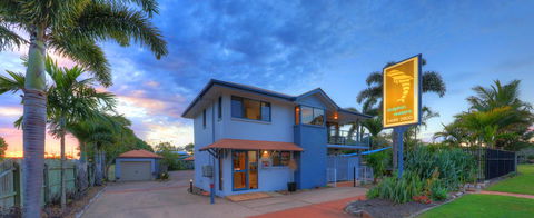 Dolphin Waters - Airlie Beach Holiday 14