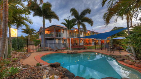 Dolphin Waters - Airlie Beach Holiday 17