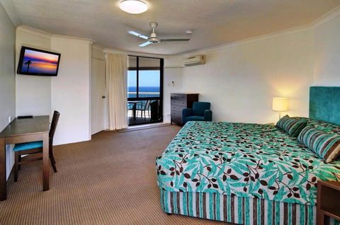 Coolum Caprice - Airlie Beach Holiday 33