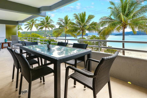 Frangipani 104 - Hamilton Island - Airlie Beach Holiday 0