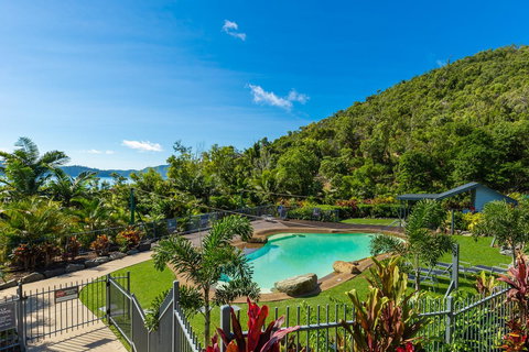 Beach Lodges - Airlie Beach Holiday 1