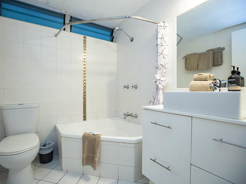 Beach Lodges - Airlie Beach Holiday 26