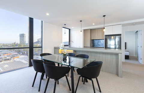 Qube Broadbeach - Airlie Beach Holiday 43