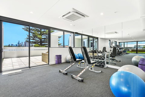 Qube Broadbeach - Airlie Beach Holiday 32