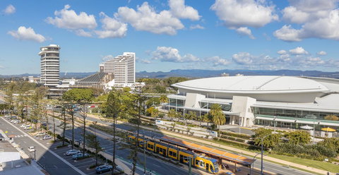Qube Broadbeach - Airlie Beach Holiday 9