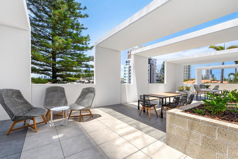 Qube Broadbeach - Airlie Beach Holiday 20