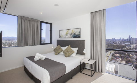 Qube Broadbeach - Airlie Beach Holiday 1