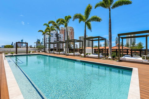 Qube Broadbeach - Airlie Beach Holiday 29