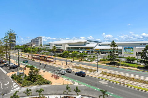 Qube Broadbeach - Airlie Beach Holiday 18