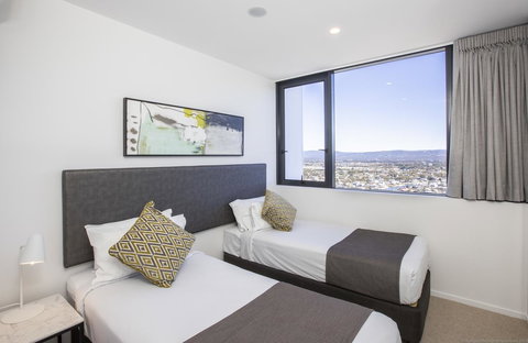 Qube Broadbeach - Airlie Beach Holiday 2