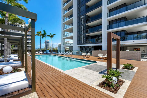 Qube Broadbeach - Airlie Beach Holiday 0