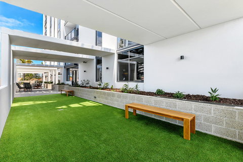 Qube Broadbeach - Airlie Beach Holiday 19