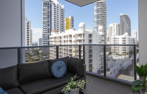 Qube Broadbeach - Airlie Beach Holiday 11