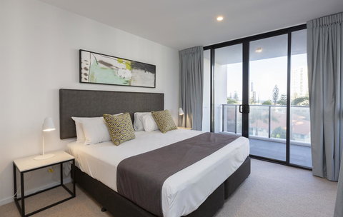 Qube Broadbeach - Airlie Beach Holiday 40