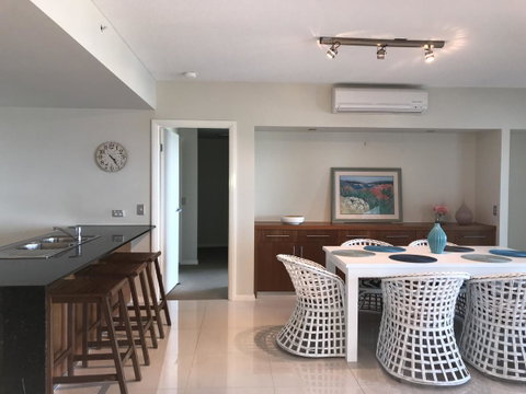Proximity Waterfront Apartments - Airlie Beach Holiday 23