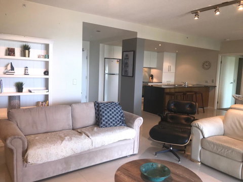 Proximity Waterfront Apartments - Airlie Beach Holiday 5