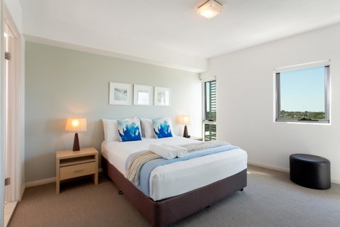 Proximity Waterfront Apartments - Airlie Beach Holiday 28