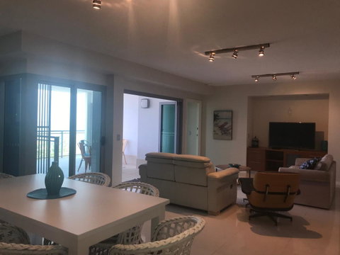 Proximity Waterfront Apartments - Airlie Beach Holiday 6