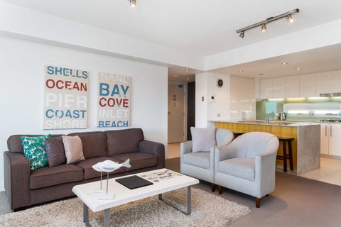 Proximity Waterfront Apartments - Airlie Beach Holiday 32