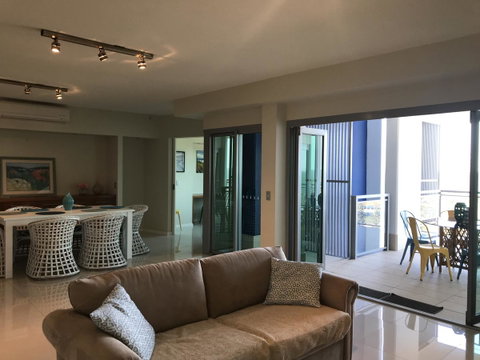Proximity Waterfront Apartments - Airlie Beach Holiday 17