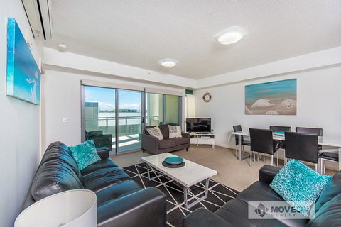 Proximity Waterfront Apartments - Airlie Beach Holiday 25
