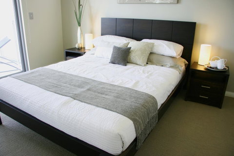 Proximity Waterfront Apartments - Airlie Beach Holiday 36