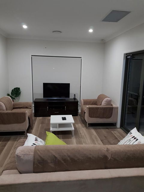 Adwaga Lodge - Airlie Beach Holiday 8