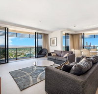 Luxury 3 Bedroom in heart of Broadbeach - Airlie Beach Holiday