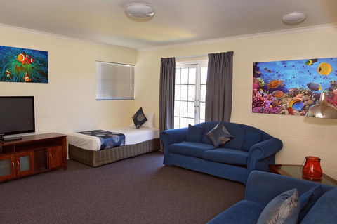 White Lace Motor Inn - Airlie Beach Holiday 29