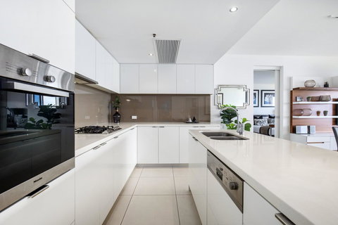 Ultra Broadbeach - Airlie Beach Holiday 19