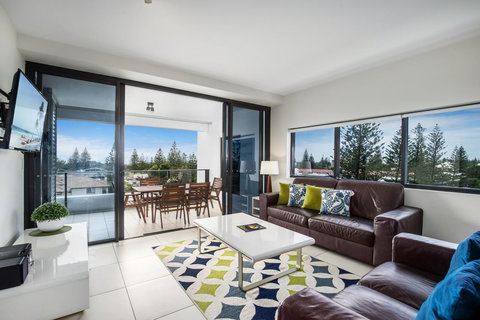 Ultra Broadbeach - Airlie Beach Holiday 11