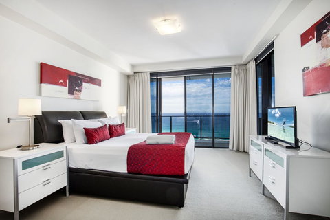 Ultra Broadbeach - Airlie Beach Holiday 13